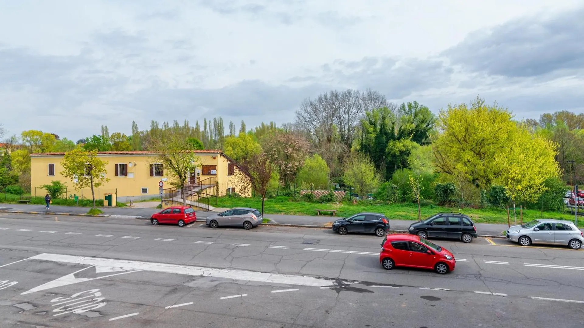 Appartamento Casa Marconi - Pavia City - By Host4U 0*,  Italia